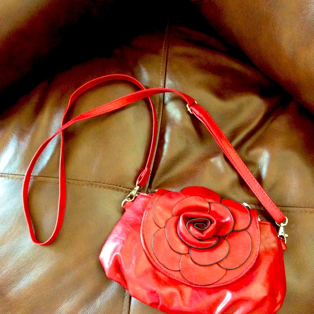 Adorable small shoulder bag, true red